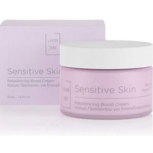 Lavish Care Sensitive Skin ενυδατική κρέμα προσώπου με υαλουρονικό οξύ και aloe vera 50ml